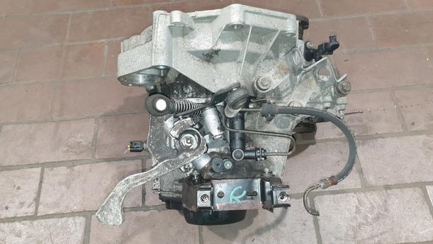 Foto: SCHALTGETRIEBE 5 GANG GDP eines VW Polo 1.2