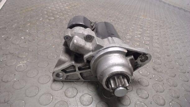Foto: ANLASSER / STARTER ( BOSCH ) eines VW Polo 1.2