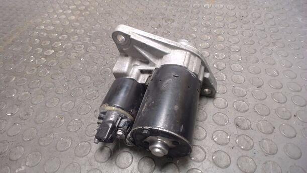 Foto: ANLASSER / STARTER ( BOSCH ) eines VW Polo 1.2