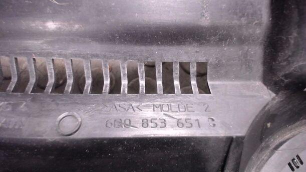 Foto: KÜHLERGRILL eines VW Polo 1.2