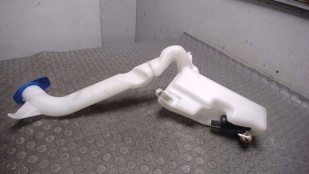 Foto: SCHEIBENWASCHBEHÄLTER eines VW Polo 1.2