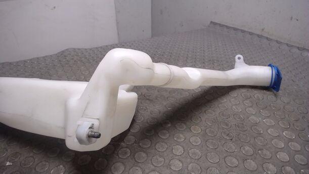 Foto: SCHEIBENWASCHBEHÄLTER eines VW Polo 1.2