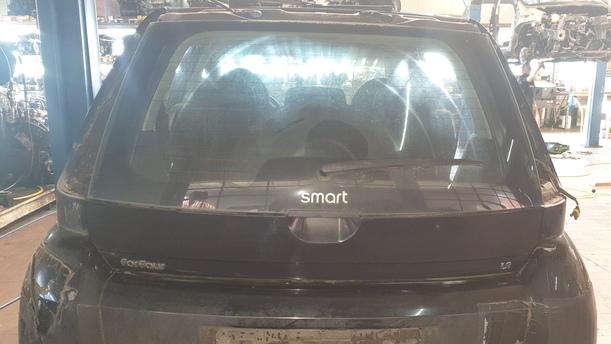 Foto: HECKKLAPPE / HECKDECKEL eines Smart smart forfour