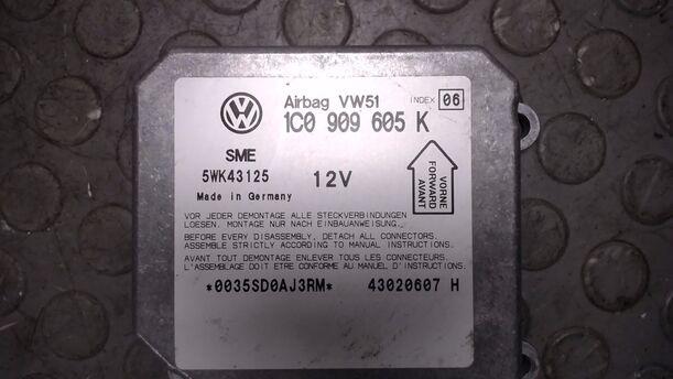 Foto: STEUERGERÄT AIRBAG / AIRBAGSTEUERGERÄT eines VW Polo 1.2