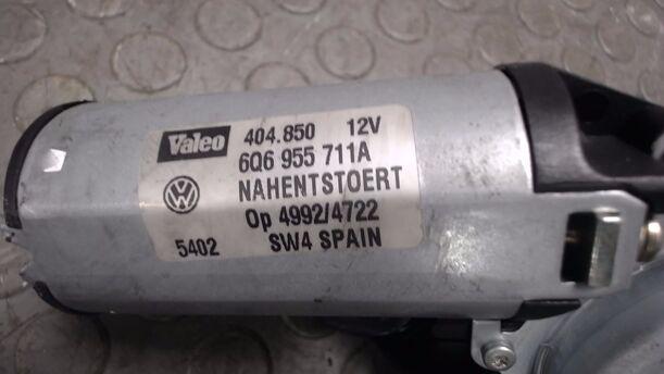 Foto: SCHEIBENWISCHERMOTOR HINTEN eines VW Polo 1.2