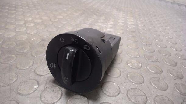 Foto: LICHTSCHALTER eines VW Polo 1.2