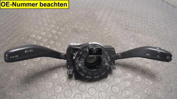 Foto: KOMBISCHALTER / LENKSTOCKSCHALTER eines VW Polo 1.2