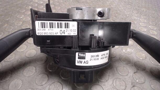 Foto: KOMBISCHALTER / LENKSTOCKSCHALTER eines VW Polo 1.2