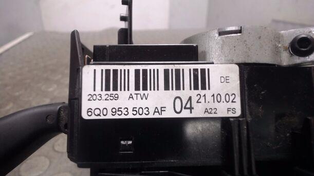 Foto: KOMBISCHALTER / LENKSTOCKSCHALTER eines VW Polo 1.2