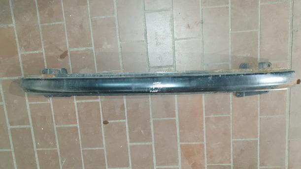 Foto: VERSTÄRKUNG HINTEN eines VW Polo 1.2