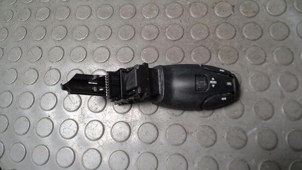 Foto: SCHALTER RADIOBEDIENUNG eines Peugeot Expert L1H1