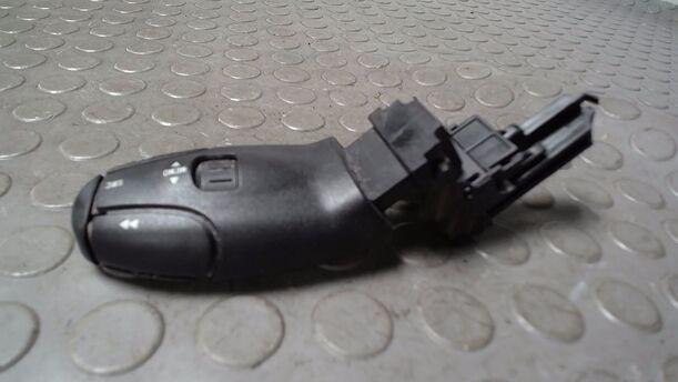 Foto: SCHALTER RADIOBEDIENUNG eines Peugeot Expert L1H1