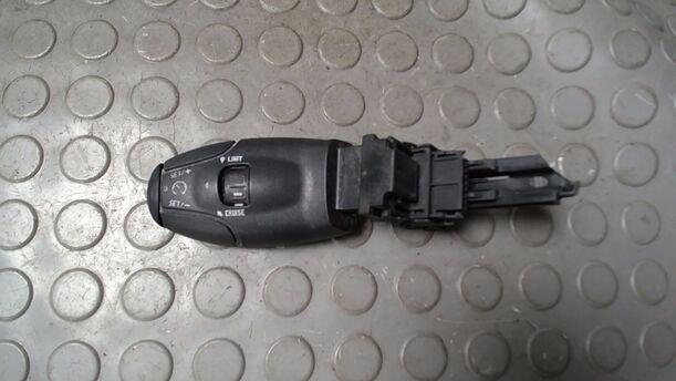 Foto: SCHALTER TEMPOMAT eines Peugeot Expert L1H1