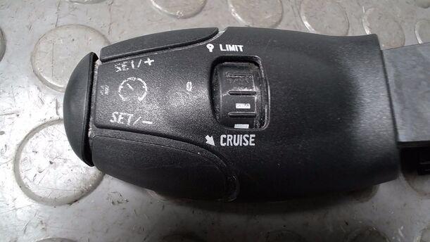 Foto: SCHALTER TEMPOMAT eines Peugeot Expert L1H1
