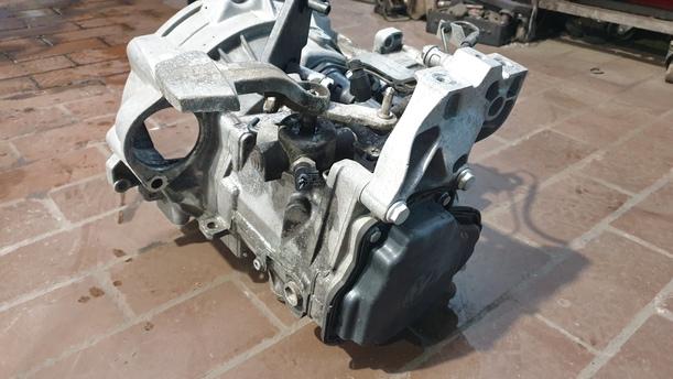 Foto: SCHALTGETRIEBE KJF eines VW Passat Variant 2.0 TDI DPF