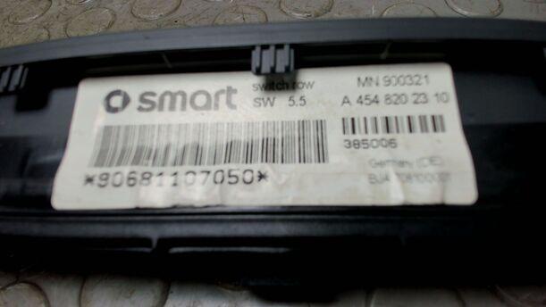 Foto: SCHALTEREINHEIT / WARNBLINKSCHALTER eines Smart smart forfour