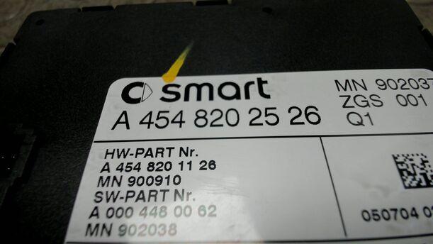 Foto: ZENTRALES GATEWAY STEUERGERÄT eines Smart smart forfour
