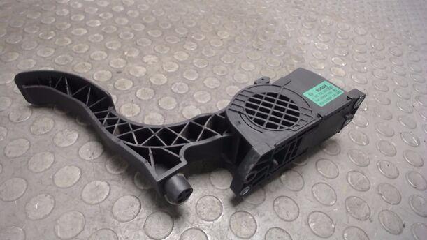 Foto: GASPEDAL ( SCHALTGETRIEBE ) eines VW Polo 1.2