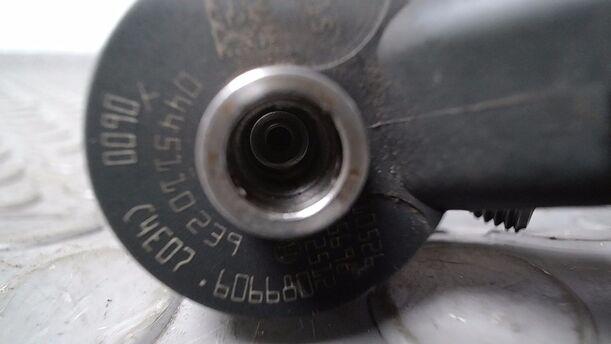 Foto: EINSPRITZDÜSE/ INJEKTOR eines Peugeot Expert L1H1