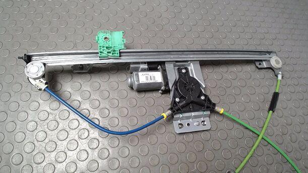 Foto: FENSTERHEBER ELEKTRISCH LINKS eines Peugeot Expert L1H1