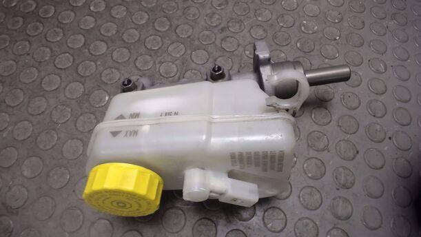 Foto: HAUPTBREMSZYLINDER eines VW Polo 1.2