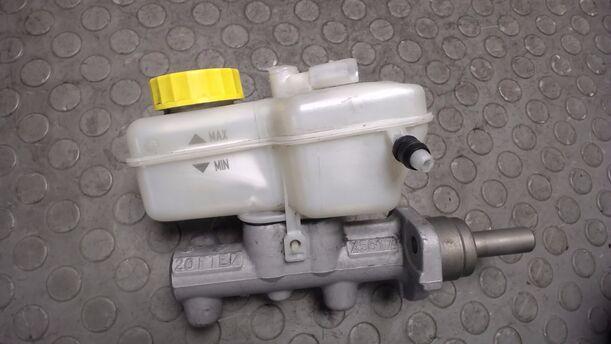 Foto: HAUPTBREMSZYLINDER eines VW Polo 1.2