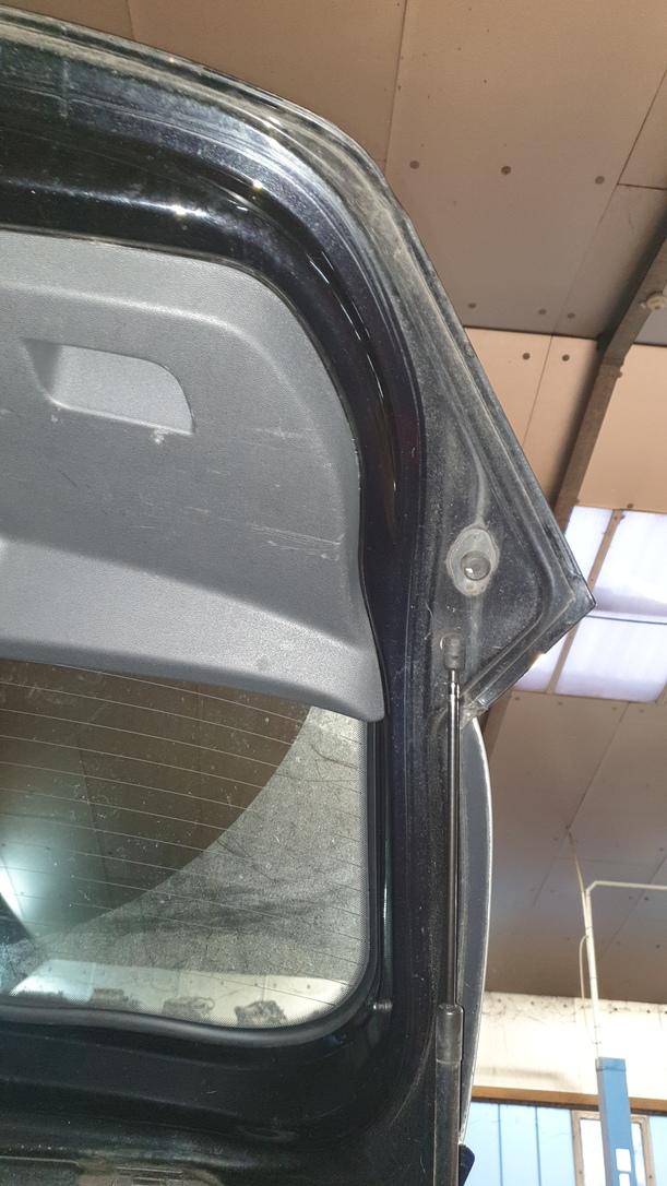 Foto: HECKKLAPPE / HECKDECKEL ( 2/3 TÜRER ) eines Opel Corsa 1.4 16V