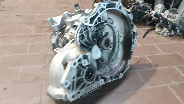 Foto: SCHALTGETRIEBE 5 GANG ( F13 C4,18 ) eines Opel Corsa 1.4 16V