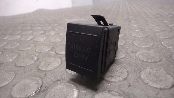 Foto: SCHALTER AIRBAG AUSSCHALTUNG BEIFAHRER eines VW Polo 1.2