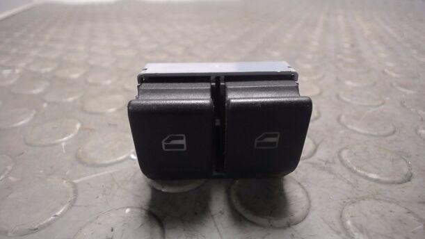 Foto: FENSTERHEBERSCHALTER VORNE eines VW Polo 1.2