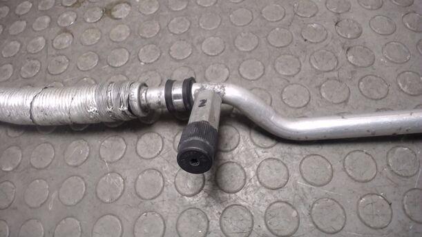 Foto: SCHLAUCH KONDENSATOR / KOMPRESSOR eines VW Polo 1.2