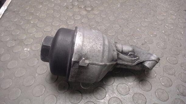 Foto: ÖLFILTERGEHÄUSE / ÖLFILTERTRÄGER eines VW Polo 1.2