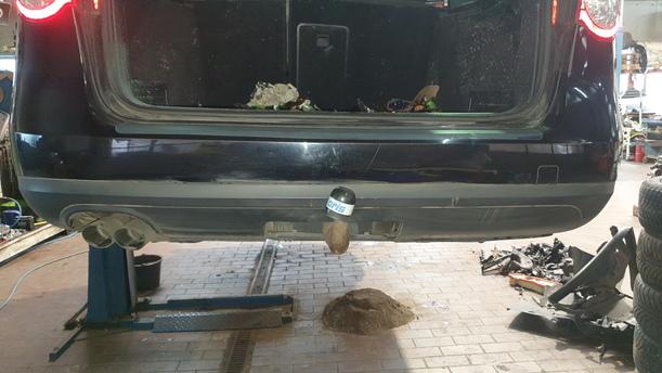 Foto: STOSSFÄNGER/ STOßSTANGE HINTEN ( VARIANT ) eines VW Passat Variant 2.0 TDI DPF