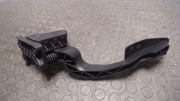 Foto: GASPEDAL eines Opel Corsa 1.4 16V