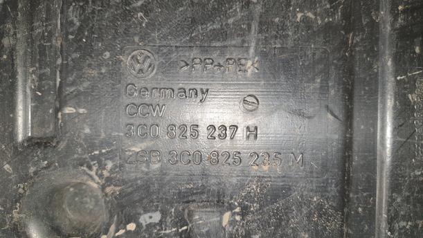 Foto: UNTERFAHRSCHUTZ/ GERÄUSCHDÄMMUNG VORN eines VW Passat Variant 2.0 TDI DPF