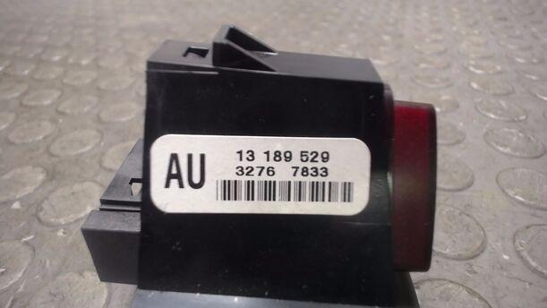 Foto: WARNBLINKSCHALTER / SCHALTER WARNBLINKANLAGE eines Opel Corsa 1.4 16V