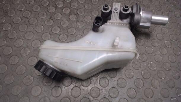 Foto: HAUPTBREMSZYLINDER ( BOSCH ) eines Opel Corsa 1.4 16V