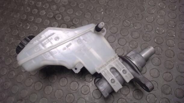 Foto: HAUPTBREMSZYLINDER ( BOSCH ) eines Opel Corsa 1.4 16V