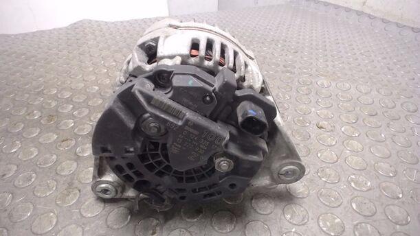 Foto: LICHTMASCHINE ( BOSCH ) eines Opel Corsa 1.4 16V