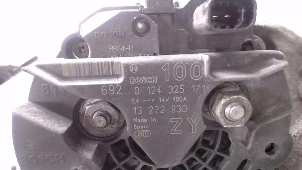 Foto: LICHTMASCHINE ( BOSCH ) eines Opel Corsa 1.4 16V