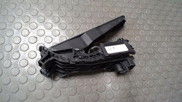 Foto: GASPEDAL eines VW Passat Variant 2.0 TDI DPF