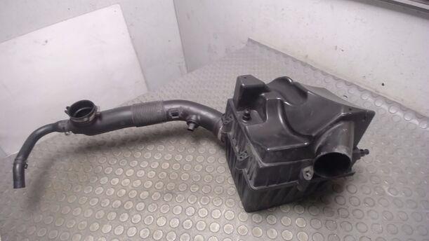 Foto: LUFTFILTERKASTEN eines Opel Corsa 1.4 16V