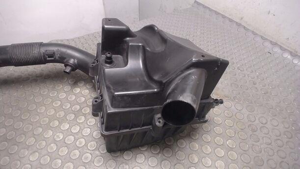 Foto: LUFTFILTERKASTEN eines Opel Corsa 1.4 16V