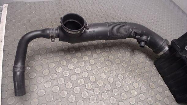 Foto: LUFTFILTERKASTEN eines Opel Corsa 1.4 16V