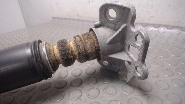 Foto: STOSSDÄMPFER HINTEN eines Opel Corsa 1.4 16V