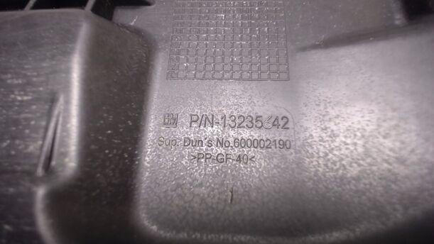 Foto: BATTERIEKASTEN eines Opel Corsa 1.4 16V