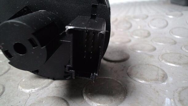 Foto: LICHTSCHALTER ( NEBELSCHEINWERFER ) eines VW Passat Variant 2.0 TDI DPF