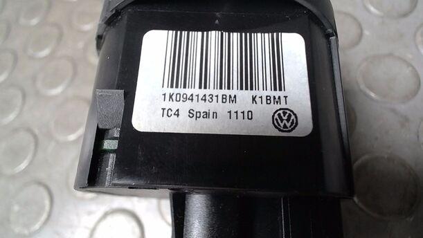 Foto: LICHTSCHALTER ( NEBELSCHEINWERFER ) eines VW Passat Variant 2.0 TDI DPF