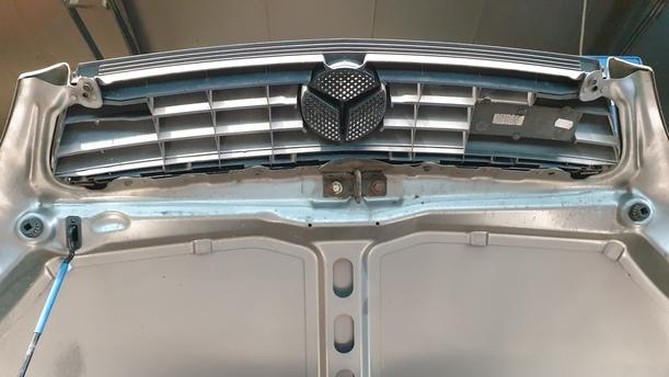 Foto: MOTORHAUBE eines Mercedes-Benz A 160 L