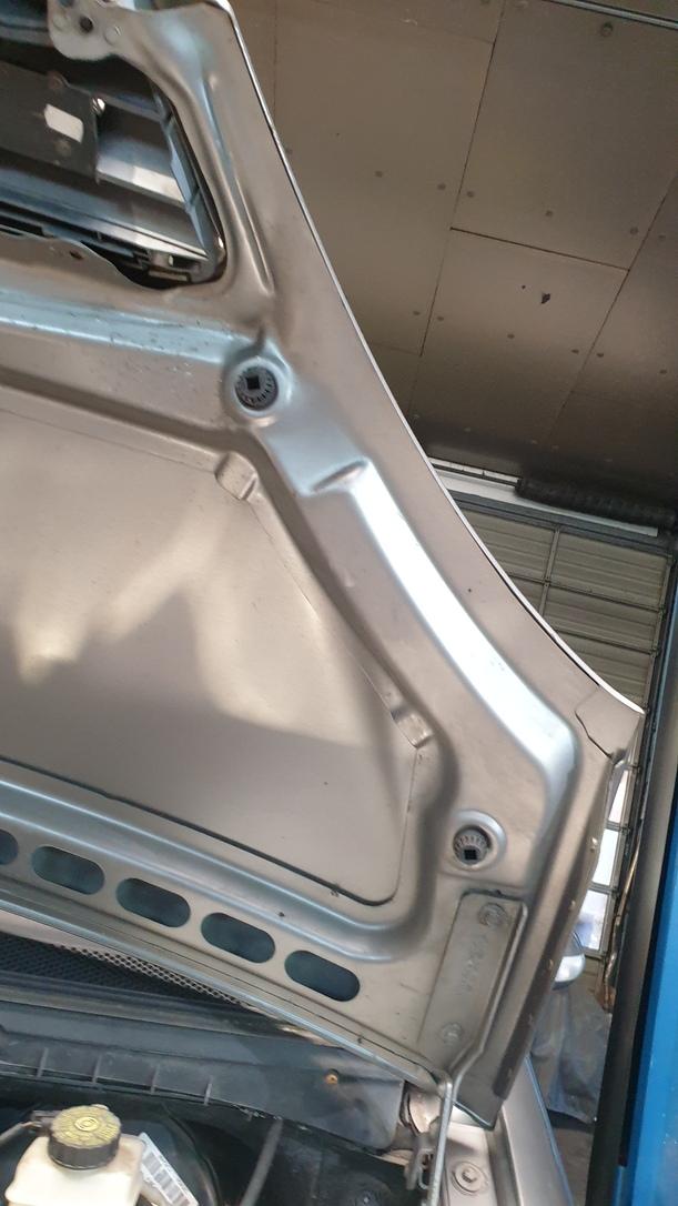 Foto: MOTORHAUBE eines Mercedes-Benz A 160 L